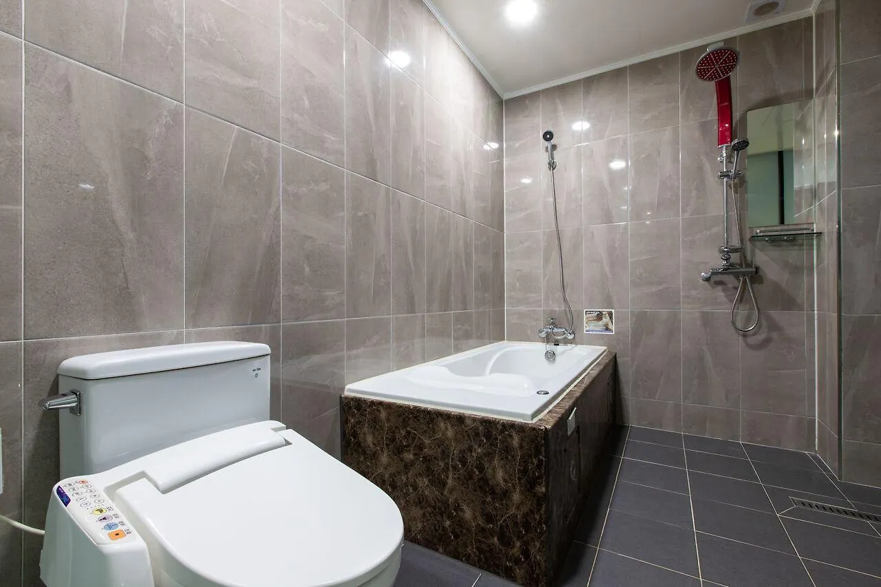 Incheon Pentastar Hotel 2*,